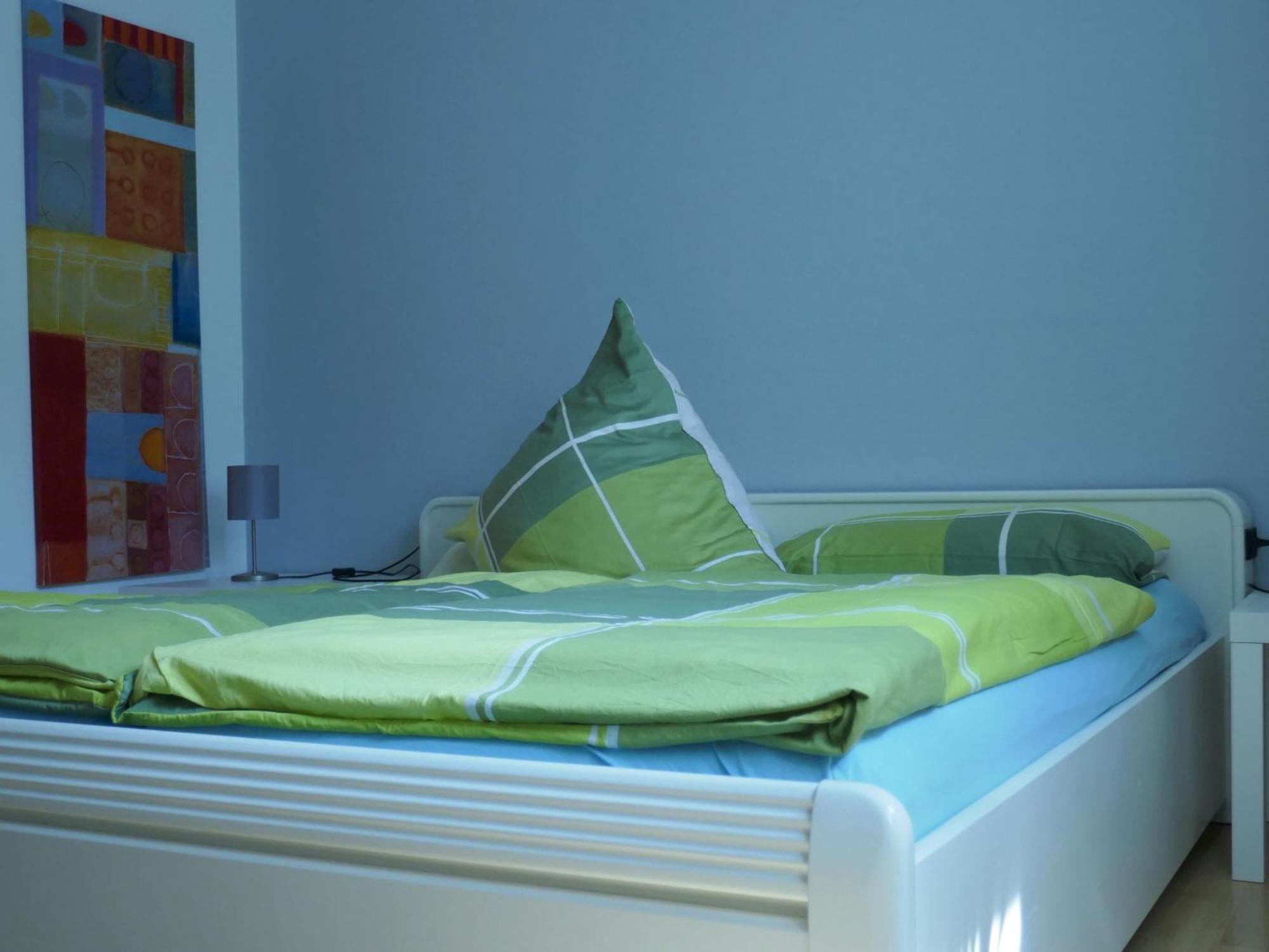 Ferienwohnung Emilia, 36Qm Мюнзинген Экстерьер фото