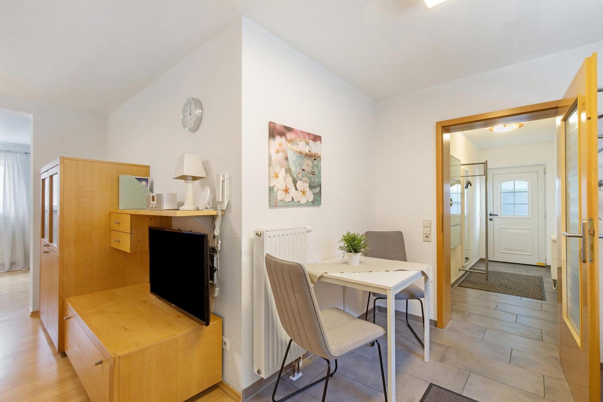 Ferienwohnung Emilia, 36Qm Мюнзинген Экстерьер фото